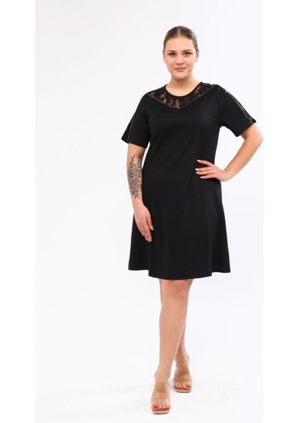 Omuzları Dantel ve Şerit Detaylı Elbise