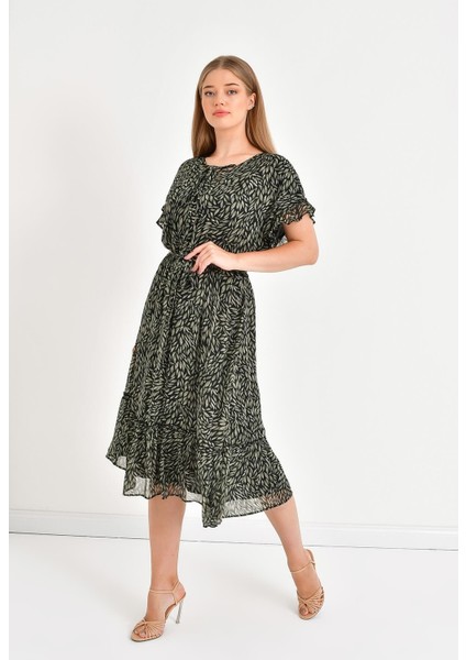 Önü Bağcıklı Fırfır Detaylı Şifon Elbise