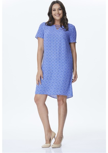 Yaka Detaylı Elbise