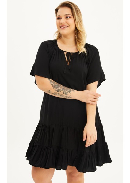 Astarlı Pelerin Kol Fırfırlı Elbise