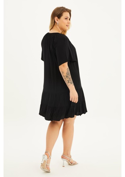 Astarlı Pelerin Kol Fırfırlı Elbise