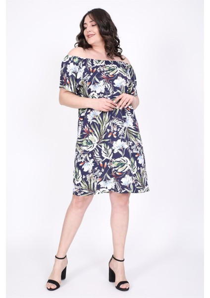 Düşük Omuzlu Büzgü Detaylı Elbise fırsatları