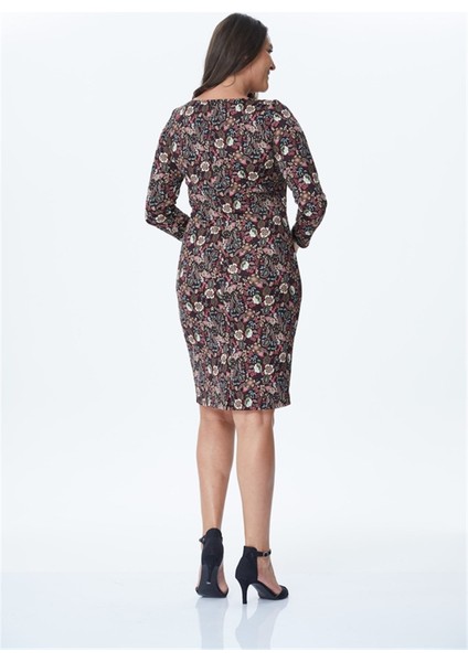 Çerçeve Yaka Detaylı Elbise fiyatları