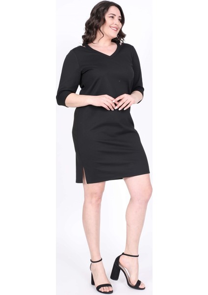 V Yaka Çerçeve Detaylı Elbise