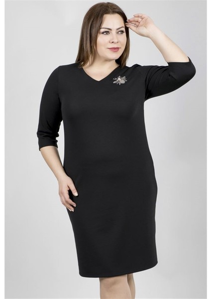 Broşlu Punto Elbise