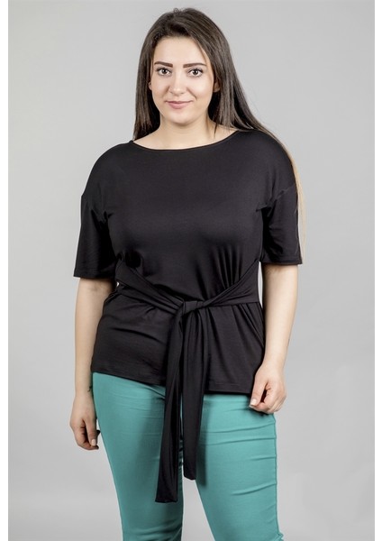 Önü Kuşaklı Tişört