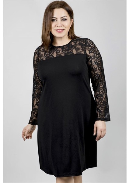 Omuzu ve Kolları Dantelli Elbise