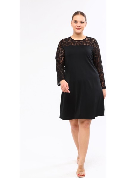 Omuzu ve Kolları Dantelli Elbise indirimleri