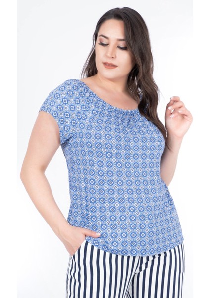 Omuzu Açık Desenli Tişört modelleri