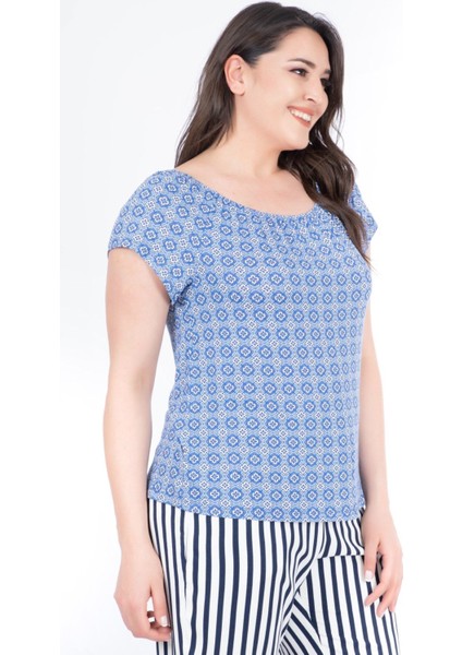 Omuzu Açık Desenli Tişört fırsatları