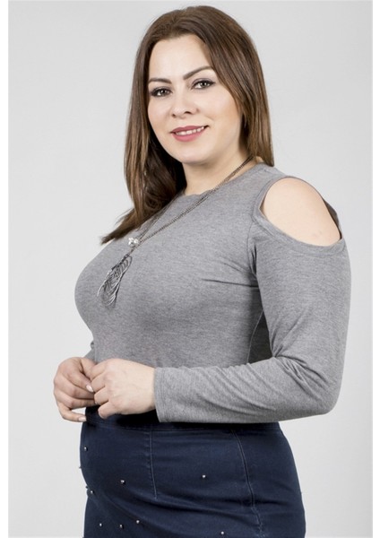 Omuzları Açık Kolyeli Uzun Kol Tişört indirimleri