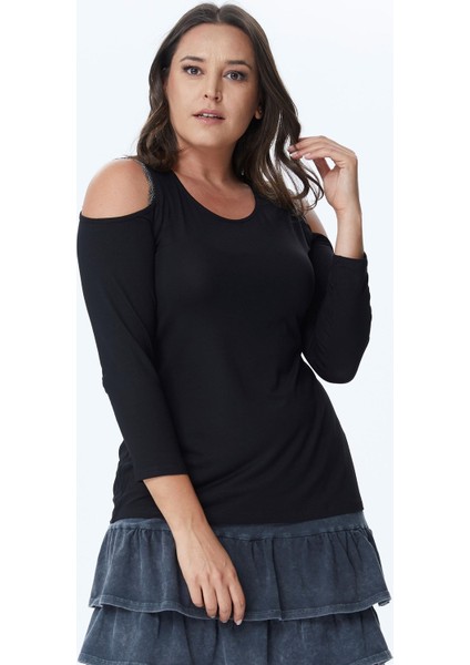 Omuzda Zincir Detaylı Uzun Kollu Tişört