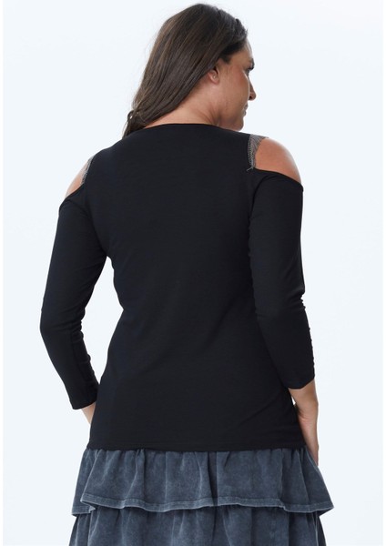 Omuzda Zincir Detaylı Uzun Kollu Tişört fırsatları