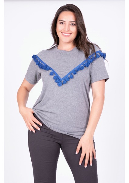 Bedeni Püsküllü Tişört