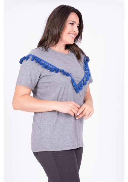 Bedeni Püsküllü Tişört