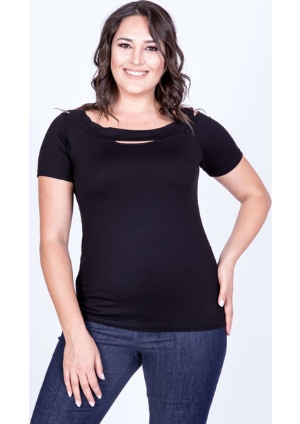 Yırtmaçlı Karmen Yaka Tişört