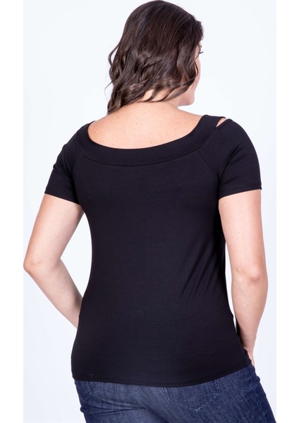 Yırtmaçlı Karmen Yaka Tişört modelleri