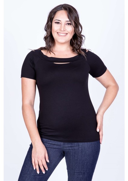 Yırtmaçlı Karmen Yaka Tişört fırsatları