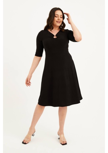 Halka Detaylı 3/4 Kol Elbise indirimleri