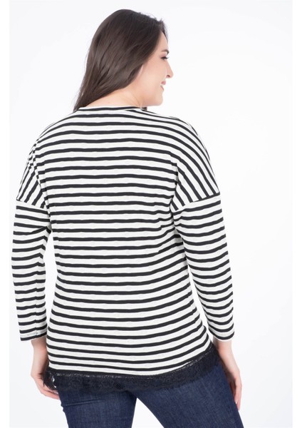 Eteği Dantelli Penye Tişört