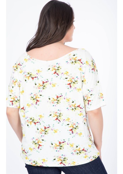 Karmen Yaka Çiçekli Tişört modelleri
