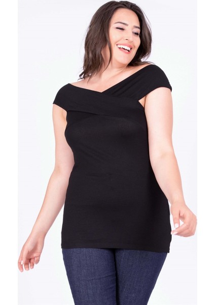 Karmen V Yaka Kolsuz Tişört