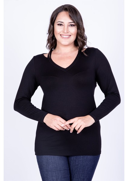 Yaka Çerçeveli Tişört