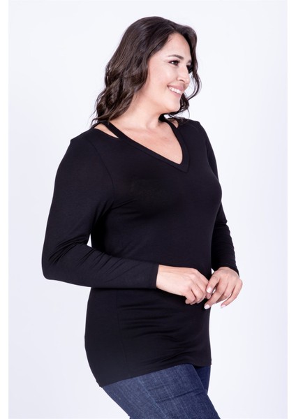 Yaka Çerçeveli Tişört indirimleri