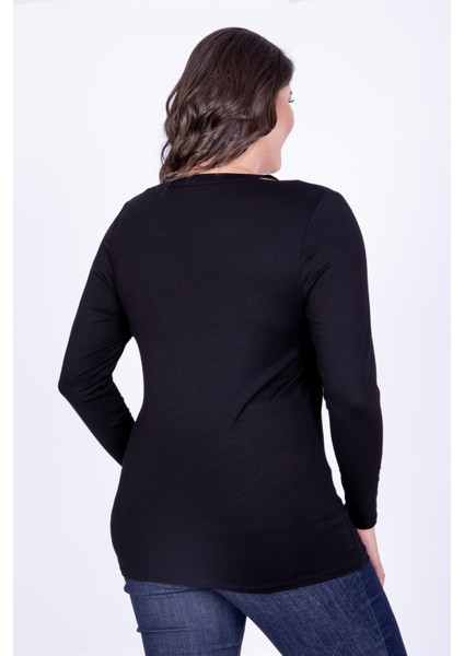 Yaka Çerçeveli Tişört