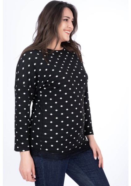 Eteği Dantelli Penye Tişört