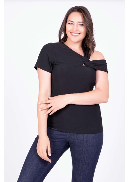 Asimetrik Yaka Tişört