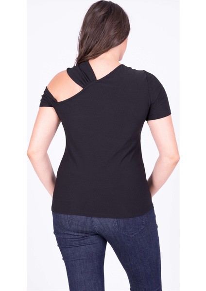 Asimetrik Yaka Tişört modelleri