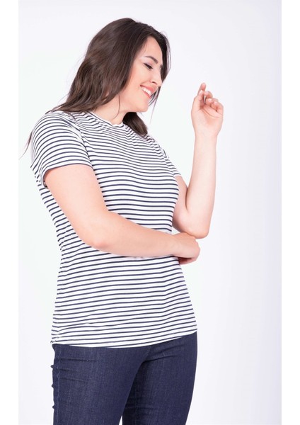 Sıfır Yaka Basic Tişört fiyatları