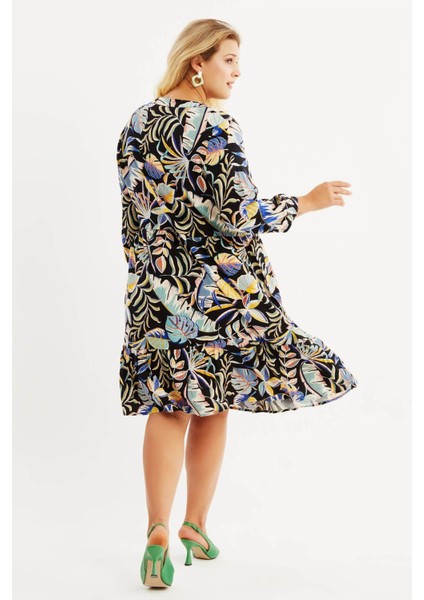 V Yaka Fırfırlı Elbise