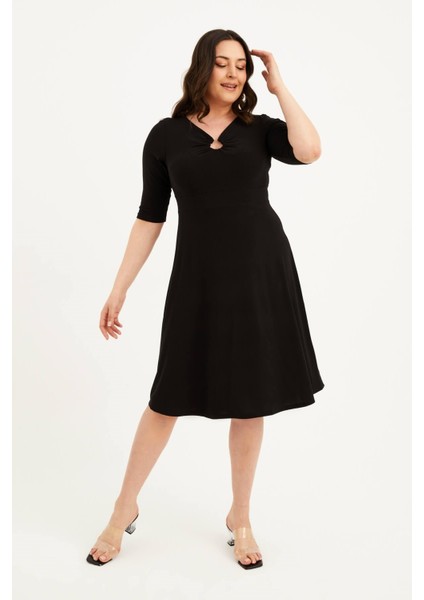 Halka Detaylı 3/4 Kol Elbise