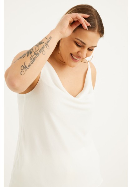 Astarlı Degaje Yaka Bluz