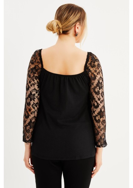 Kare Yaka Kolları Dantelli Bluz