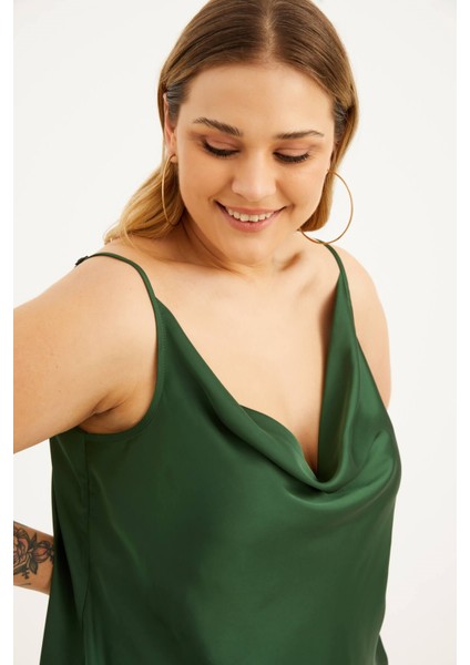 Saten Degaje Yaka İp Askılı Bluz modelleri