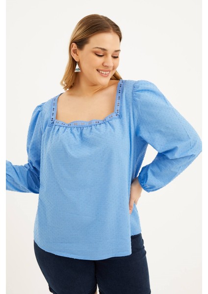 Kare Yaka Nakışlı Bluz fiyatları