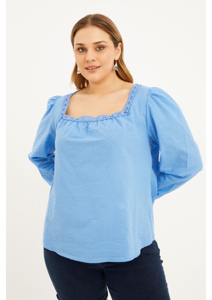 Kare Yaka Nakışlı Bluz modelleri