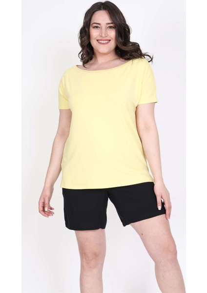 Karmen Yakalı Tişört