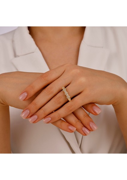 Taşlı Tasarım Altın Yüzük - 14K