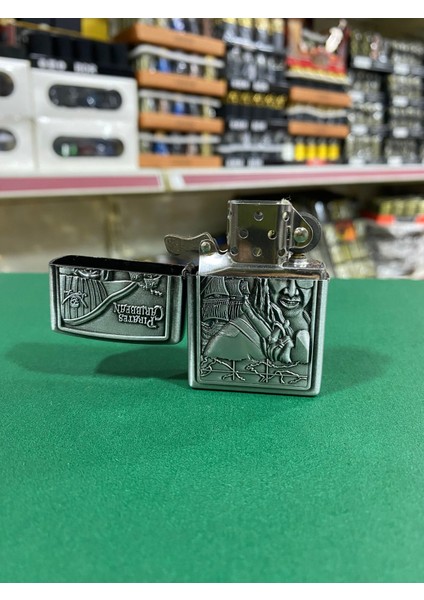 Korsan Figürlü Metal Benzinli Çakmak fiyatları