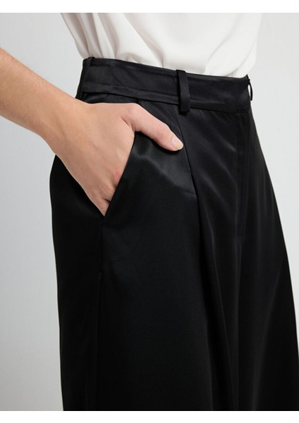 Pileli Geniş Paça Pantolon Siyah 15345743000 indirimleri