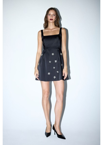 Işlemeli Mini Tafta Elbise Siyah 12446034000