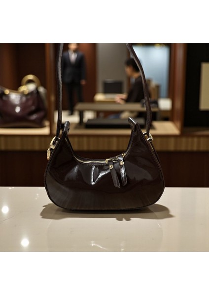 Özel Askı Detaylı Parlak Kadın El Omuz Çanta