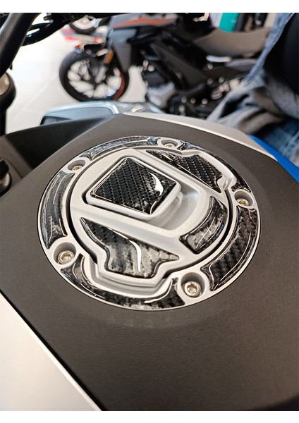 CF-450/MT DEPO KAPAĞI 6D KARBON KAYDIRMAZ TANK PAD CFDK01