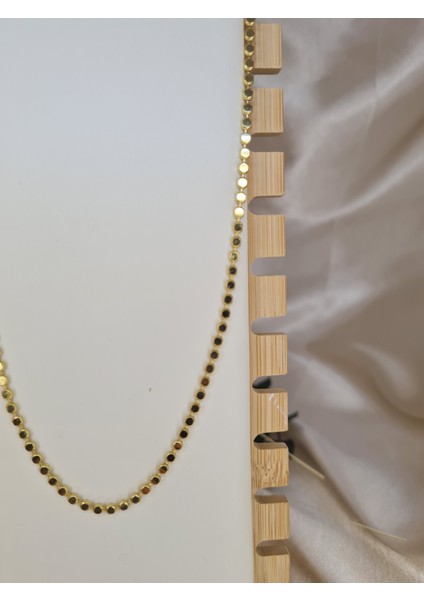 Gold Dairesel Pullu Kolye – Işıltılı Minimal Zincir