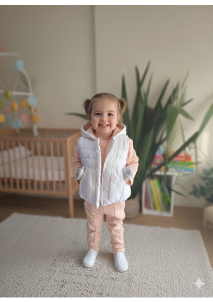 Kız Bebek Vikvik Oyuncaklı Üçlü Takım (Omuzdan Çıtçıtlısweatshirt+ Vikvikli Yelek+Pantolon)
