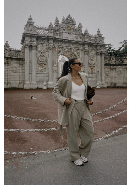 Düğme Detaylı Pileli Yüksek Bel Kumaş Pantolon Vizon